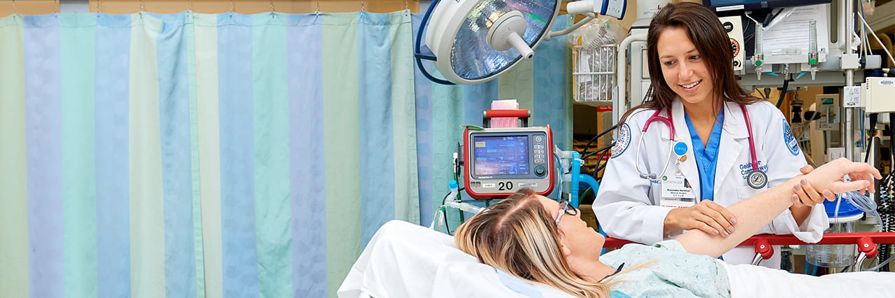 MD student with patient