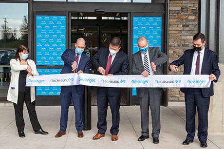 Muncy ribbon cutting