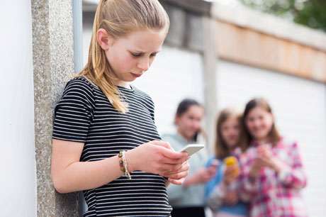 Child on a smartphone