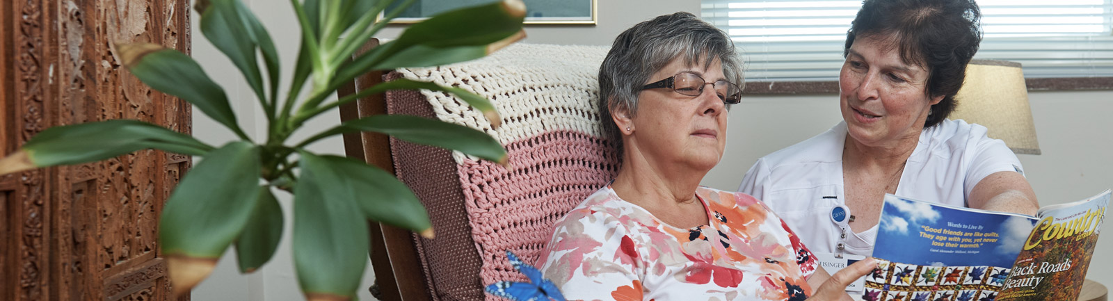 Geisinger staff member and patient reviewing content