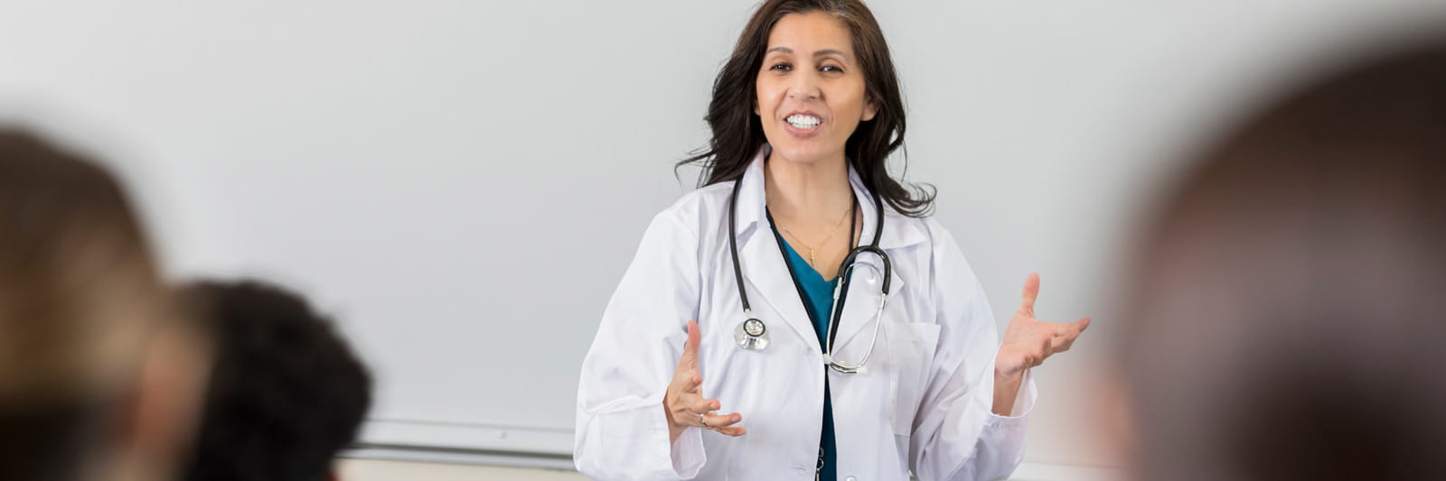 nurse and teaching pain management class